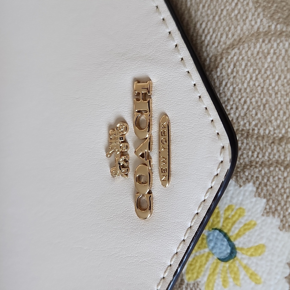 NWOT Coach Daisy Signature Khaki Long Envelope Wallet 🌼🎁 - Picture 4 of 16